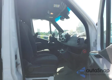 2019 Mercedes-Benz Sprinter 2500 High Roof V6/Standard Roof V6 из США, поврежденный, VIN WD4PF0CD0KT011552